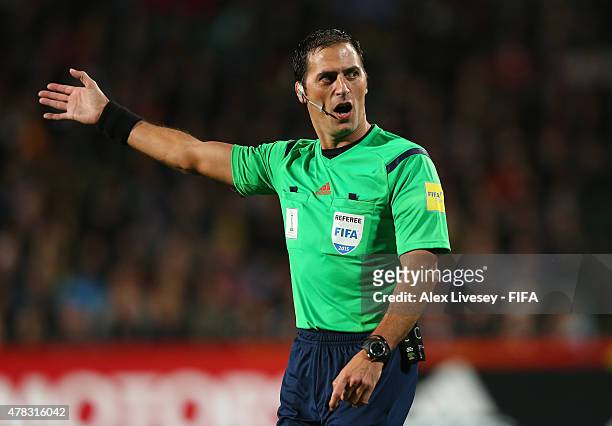 Referee Mauro Vigliano in action during the FIFA U-20 World Cup Semi Final match between Serbia and Mali at North Harbour Stadium on June 17, 2015 in...