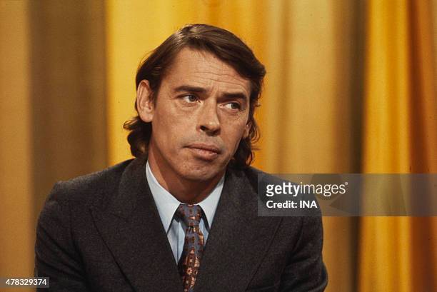 Jacques Brel in the studio TV for an interview