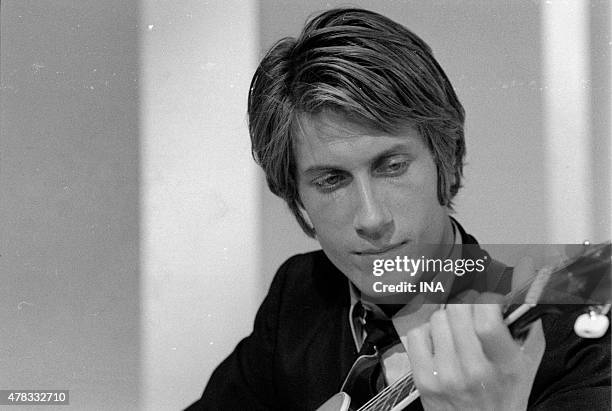 Jacques Dutronc on the set ""Four time"" realized by Jean Pierre Spiero