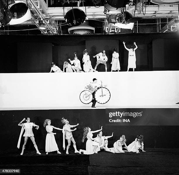 Ballets Dirk Sanders in an unusual scene during the shooting of the program ""The Jean Christophe Averty's green grapes""