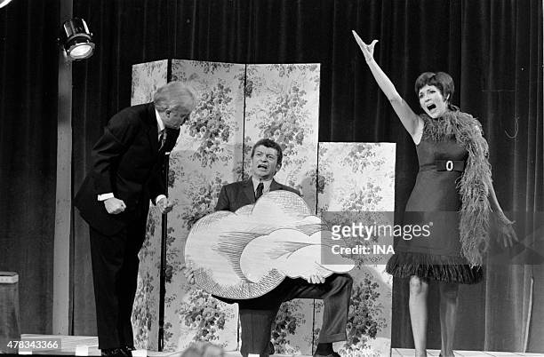 Jean Marsan, Yves Robert and Martine Sarcey on the pateau of ""the guest of Sunday""