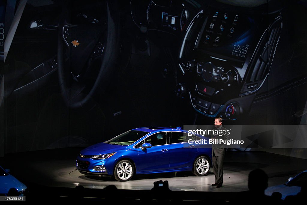 Chevrolet Debuts Its New 2016 Cruze