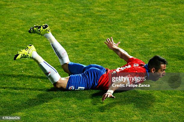 Mauricio Isla of Chile celebrates after scoring the opening goal during the 2015 Copa America Chile quarter final match between Chile and Uruguay at...