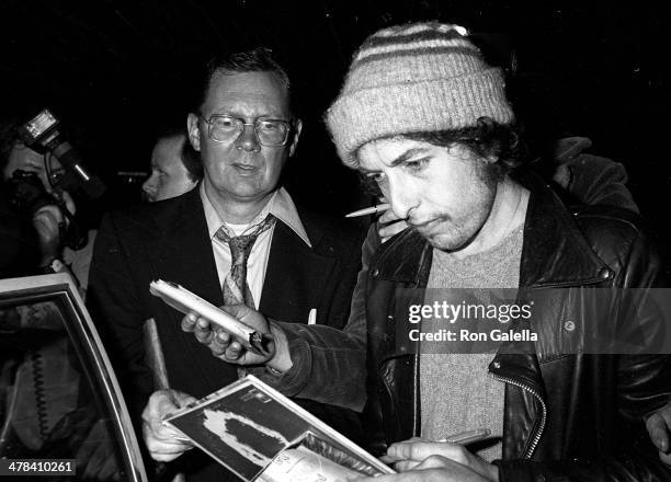 Musician Bob Dylan Roth of Van Halen attends the 22nd Annual Grammy Awards After Party Hosted by Warner Bros. Records on February 27, 1980 at...