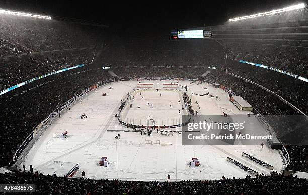 General view during the 2014 NHL Stadium Series game between the Pittsburgh Penguins and the Chicago Blackhawks on March 1, 2014 at Soldier Field in...