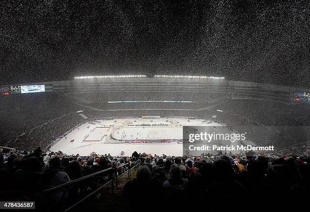 General view during the 2014 NHL Stadium Series game between the Pittsburgh Penguins and the Chicago Blackhawks on March 1, 2014 at Soldier Field in...