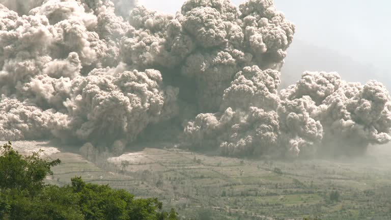 Pyroklastica 308 Pyroclastic Flow Stock Videos, Footage, & 4K Video Clips - Getty Images