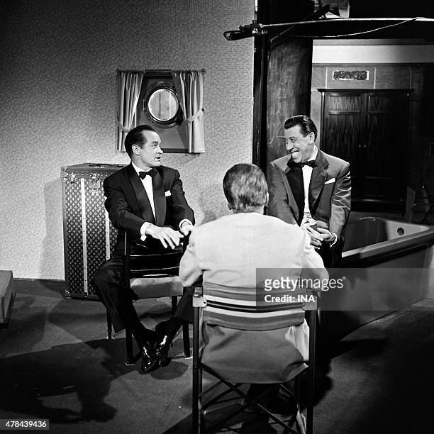 Meeting between Bob Hope and Fernandel on the set of Cinepanorama, in the presence of Francois Chalais