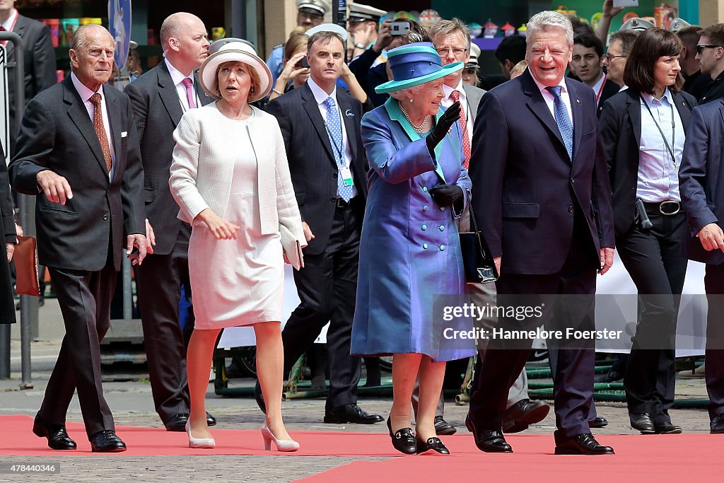 Queen Elizabeth II Visits Frankfurt am Main