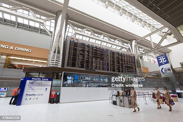 internationaler flughafen narita in japan - narita international airport stock-fotos und bilder