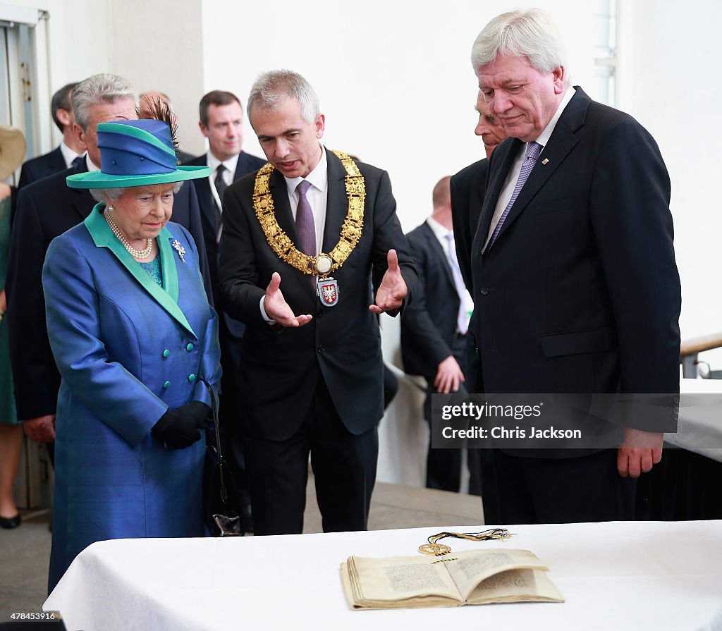 Queen Elizabeth II Visits Frankfurt am Main