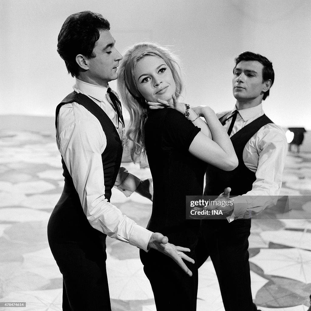 At your wishes: Brigitte Bardot (The new year)