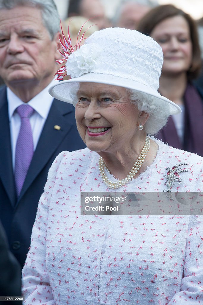 Queen Elizabeth II Visits Frankfurt am Main