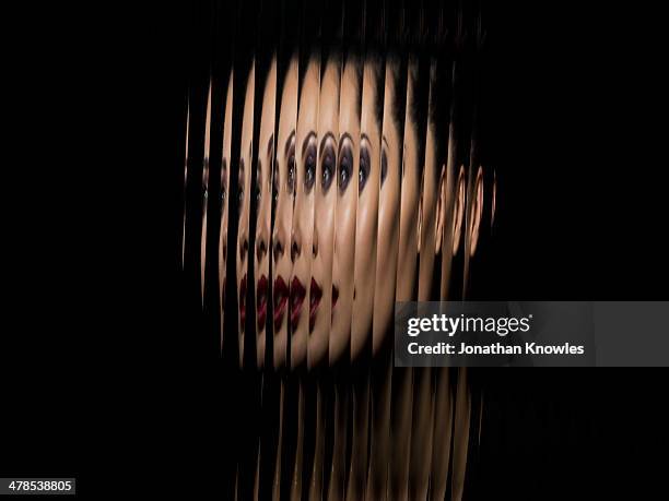 portrait of female through glass - perception sensorielle photos et images de collection