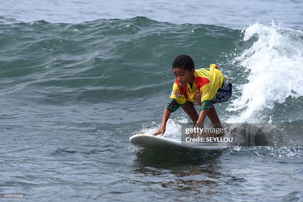 SENEGAL-LIFESTYLE-TOURISM-SURF