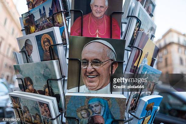 pope postcards in rome - 教宗 個照片及圖片檔