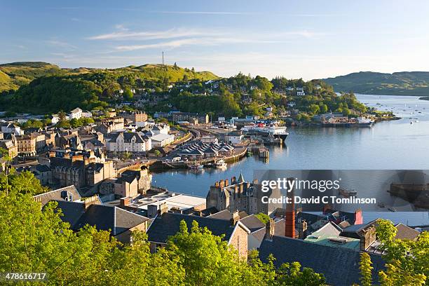 the harbour, oban, argyll & bute, scotland - scotland distillery stock pictures, royalty-free photos & images