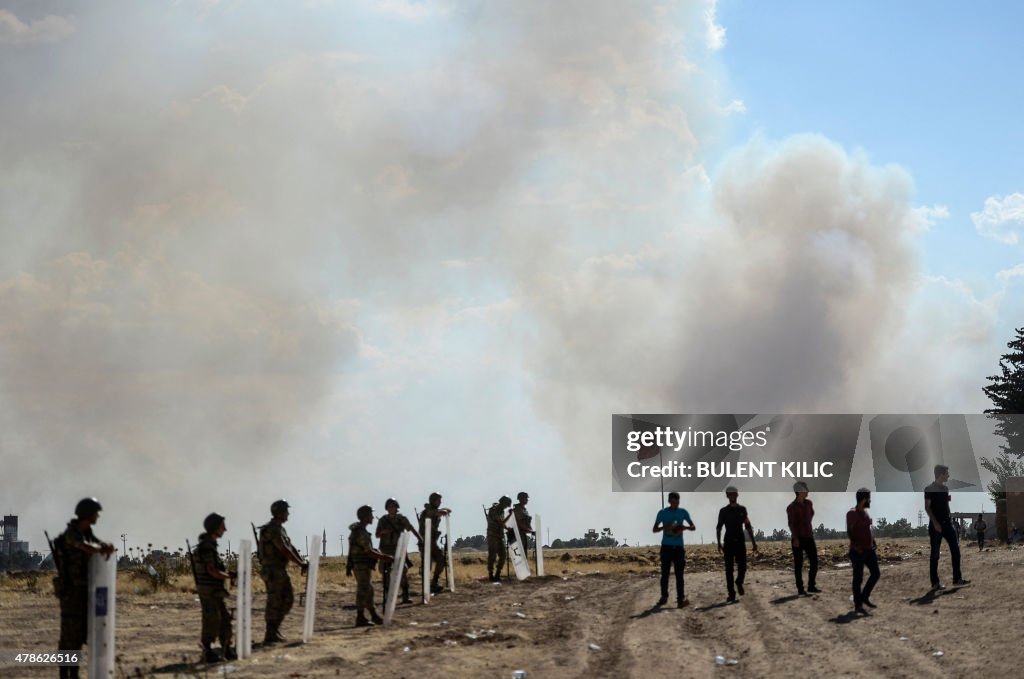 TOPSHOT-TURKEY-SYRIA-CONFLICT