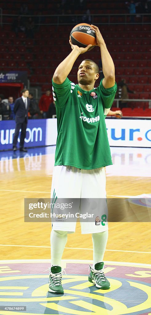 Anadolu EFES Istanbul v Panathinaikos Athens - Turkish Airlines Euroleague Top 16