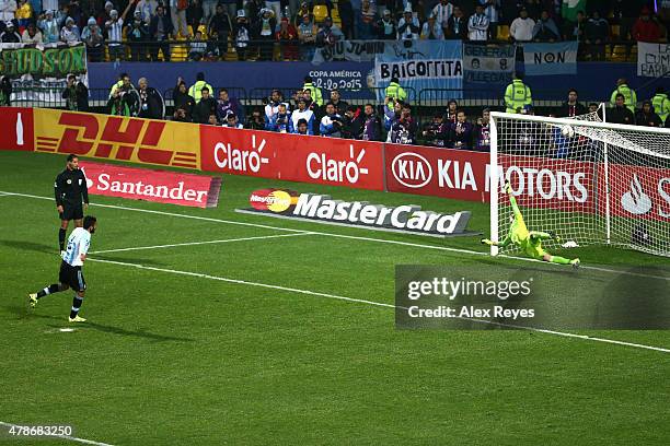 Ezequiel Garay of Argentina takes the second penalty kick in the penalty shootout during the 2015 Copa America Chile quarter final match between...