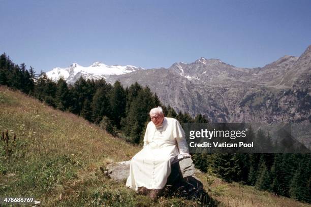 Pope John Paul II rests in the northern region of Val d'Aoste on July 10, 2000 in Les Combes, Italy.