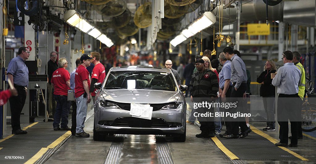 Michigan Chrysler Plant Celebrates Production Of 2015 Chrysler 200