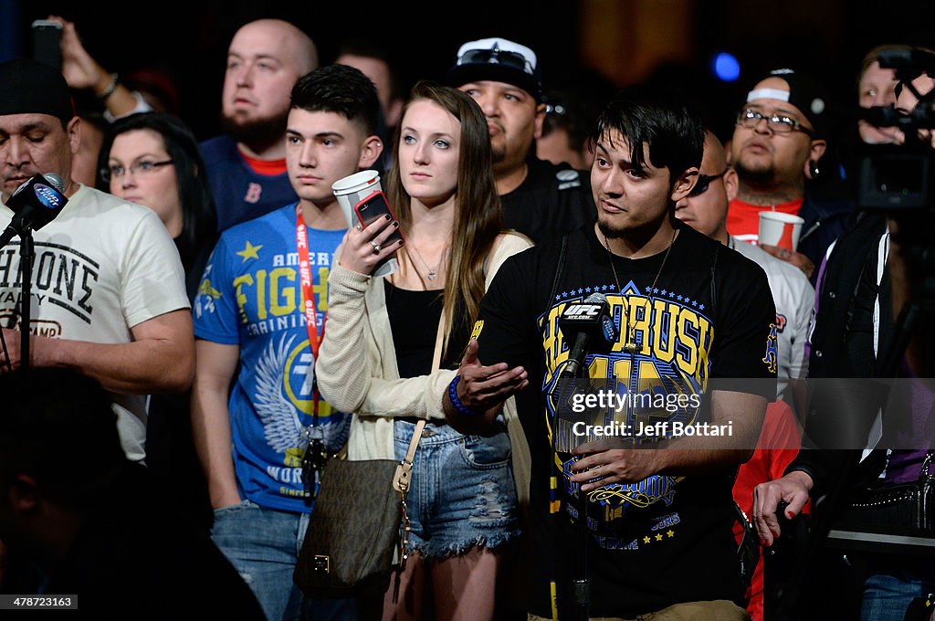 UFC 171 Weigh-in