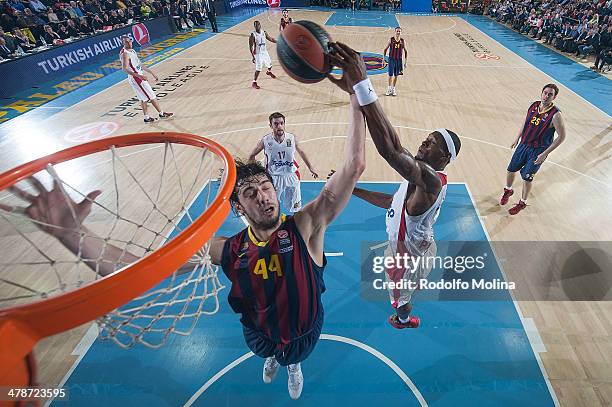 Ante Tomic, #44 of FC Barcelona in action during the 2013-2014 Turkish Airlines Euroleague Top 16 Date 10 game between FC Barcelona Regal v...