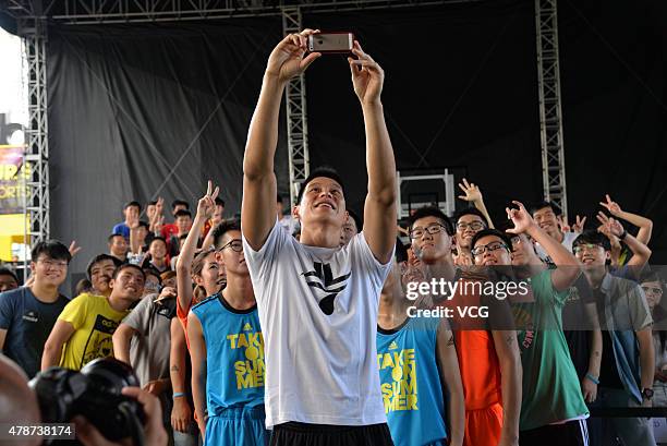 Jeremy Lin Fans 2,047 Fan Lin Stock Photos, High-Res Pictures, and Images - Getty Images