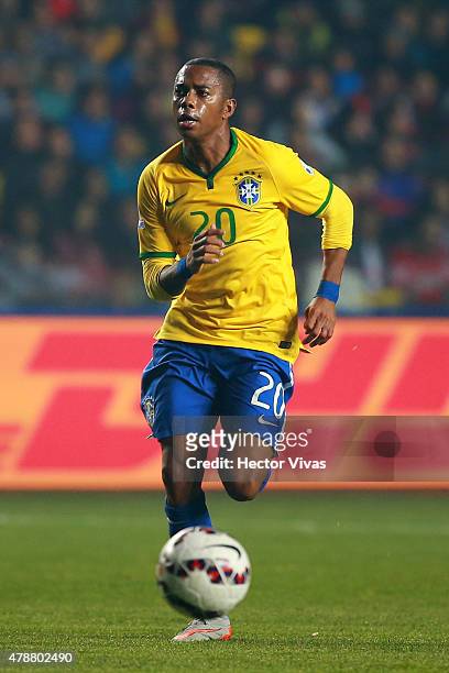 Robinho of Brazil drives the ball during the 2015 Copa America Chile quarter final match between Brazil and Paraguay at Ester Roa Rebolledo Stadium...