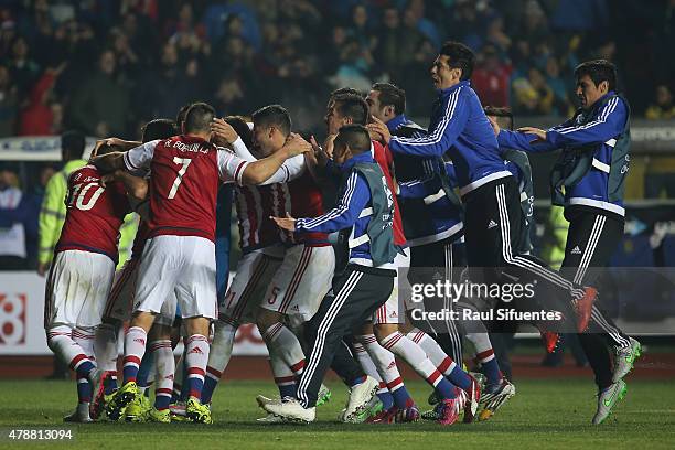 Players of Paraguay celebrate after winning the 2015 Copa America Chile quarter final match between Brazil and Paraguay at Ester Roa Rebolledo...