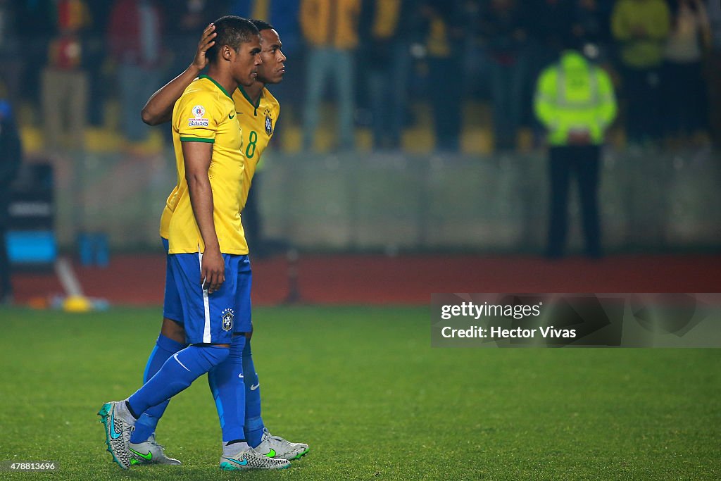 Brazil v Paraguay: Quarter Final - 2015 Copa America Chile