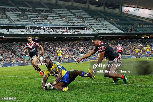 Semi Radradra of the Eels scores a try during the round two NRL match between the Sydney Roosters and the Parramatta Eels at Allianz Stadium on March...