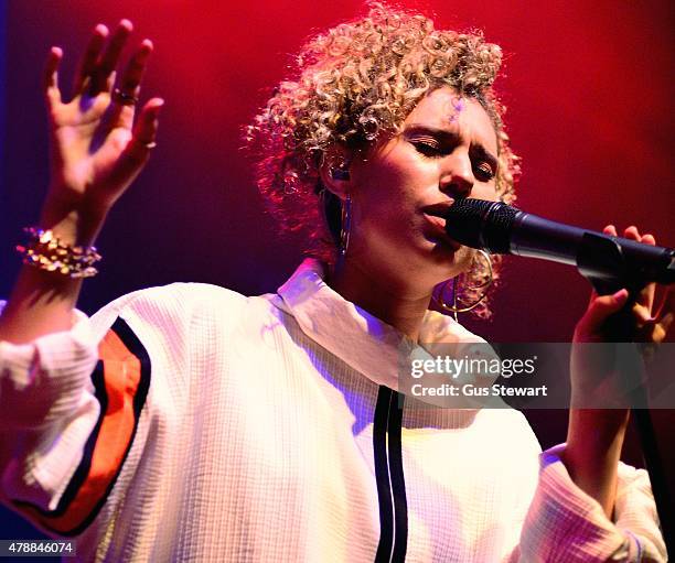 Raye Photos and Premium High Res Pictures - Getty Images