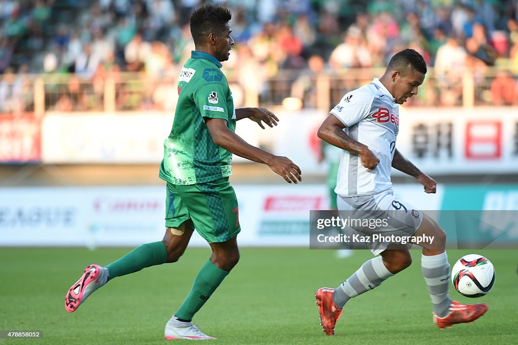 FC Gifu v Thespakusatsu Gunma - J.League 2