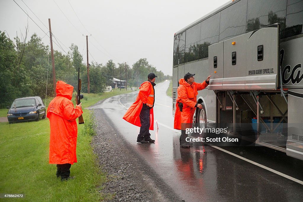 After Shooting One Of The Escaped Prisoners, Police Narrow Search For Other Escapee