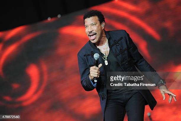 Lionel Richie performs on the Pyramid stage at the Glastonbury Festival at Worthy Farm, Pilton on June 28, 2015 in Glastonbury, England.