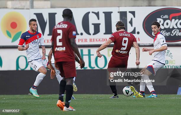 Federico Gerardi of Reggina scores his team's equalizing goal during the Serie B match between Reggina Calcio and FC Crotone at Stadio Oreste...