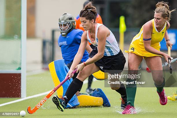 Agustina Albertario of Argentina controlls the ball during a match between Argentina and Brazil during day nine of the X South American Games...