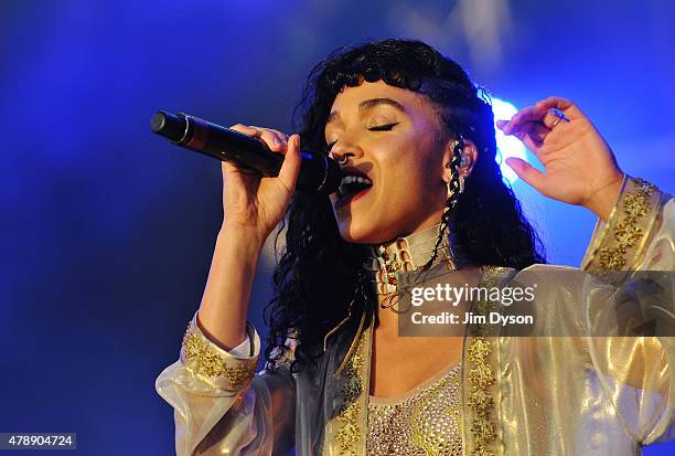 Twigs performs live on the West Holts stage during the third day of Glastonbury Festival at Worthy Farm, Pilton on June 28, 2015 in Glastonbury,...