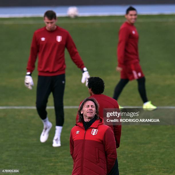 Peru's coach Ricardo Gareca attends a training session at the National Stadium in Santiago on June 28 during the Copa America football tournament....