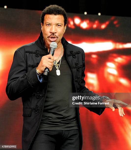 Lionel Richie performs at the Glastonbury Festival at Worthy Farm, Pilton on June 28, 2015 in Glastonbury, England.