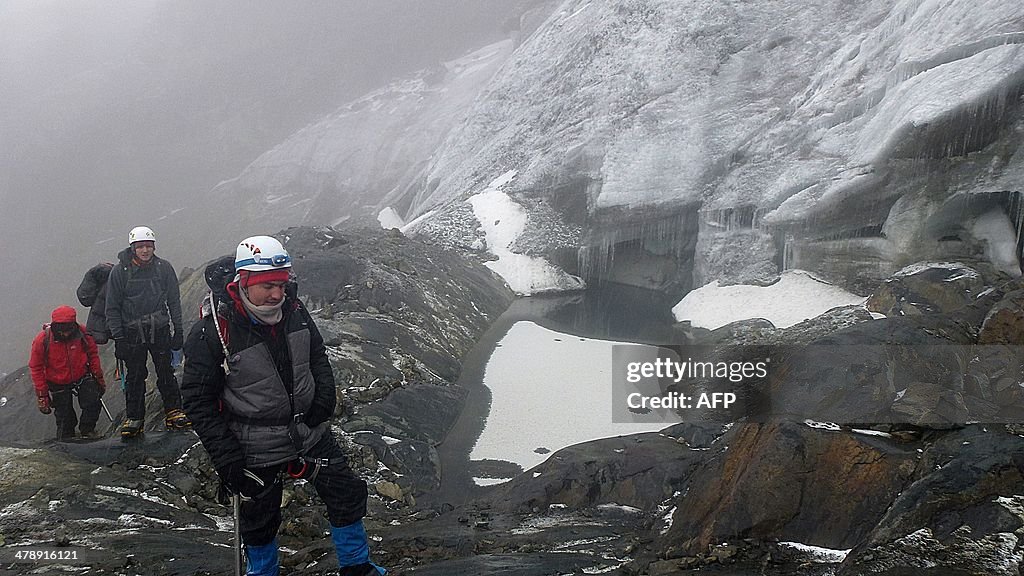 UGANDA-DRCONGO-ENVIRONMENT-CLIMATE-MOUNTAINS-GLACIER