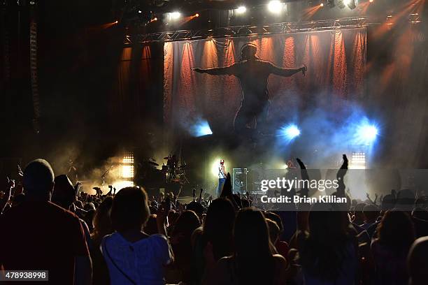 Singer Kip Moore performs at the Susquehanna Bank Center on June 28, 2015 in Camden, New Jersey.