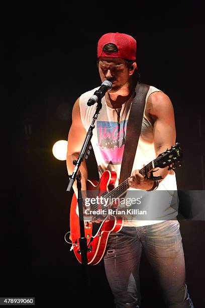 Singer Kip Moore performs at the Susquehanna Bank Center on June 28, 2015 in Camden, New Jersey.