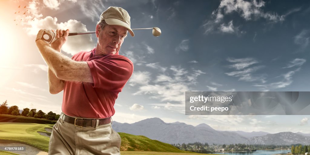 Golfspieler Porträt in der Aufschwung