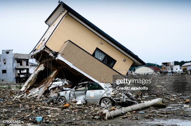 ishinomaki horizontal home - aardbeving stockfoto's en -beelden