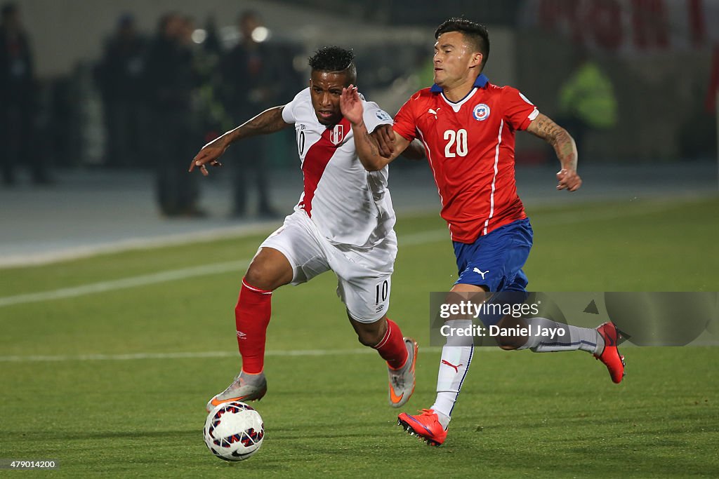 Chile v Peru: Semi Final - 2015 Copa America Chile