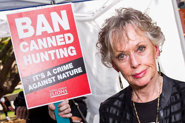 https://media.gettyimages.com/id/479043113/photo/actress-tippi-hedren-attends-the-global-march-for-lions-to-ban-canned-hunting-on-march-15-2014.jpg?s=612x612&w=0&k=20&c=OBcyO4xFBKtKZ9ot5-IaU5Mpqr53yjhWfoa5UevCI-Q=