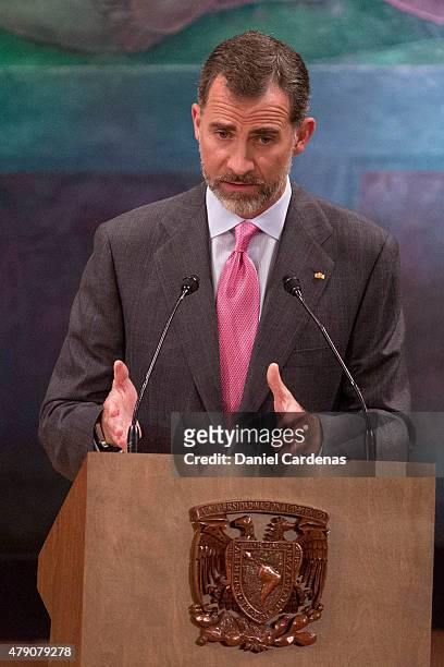 King Felipe VI of Spain gives a speech during a visit to the Universidad Nacional at UNAM's Simon Bolivar Amphiteatre on June 30, 2015 in Mexico...